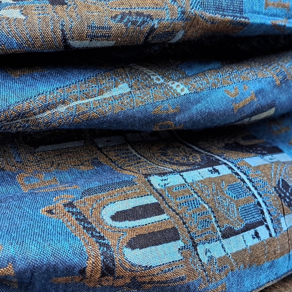 Elegant Excellent Preowned Paris Shawl - Picture 5 of 5